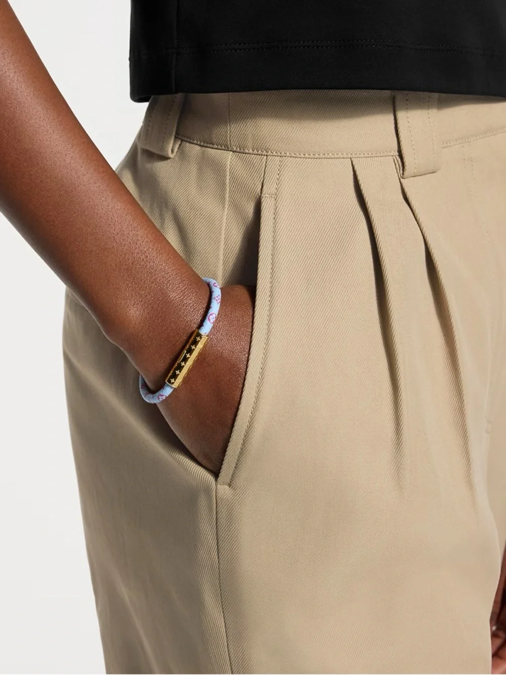 ✨NEW✨Louis Vuitton 2026 Monogram LV Confidential Bracelet 17 cm - Light Blue - Picture 3 of 11